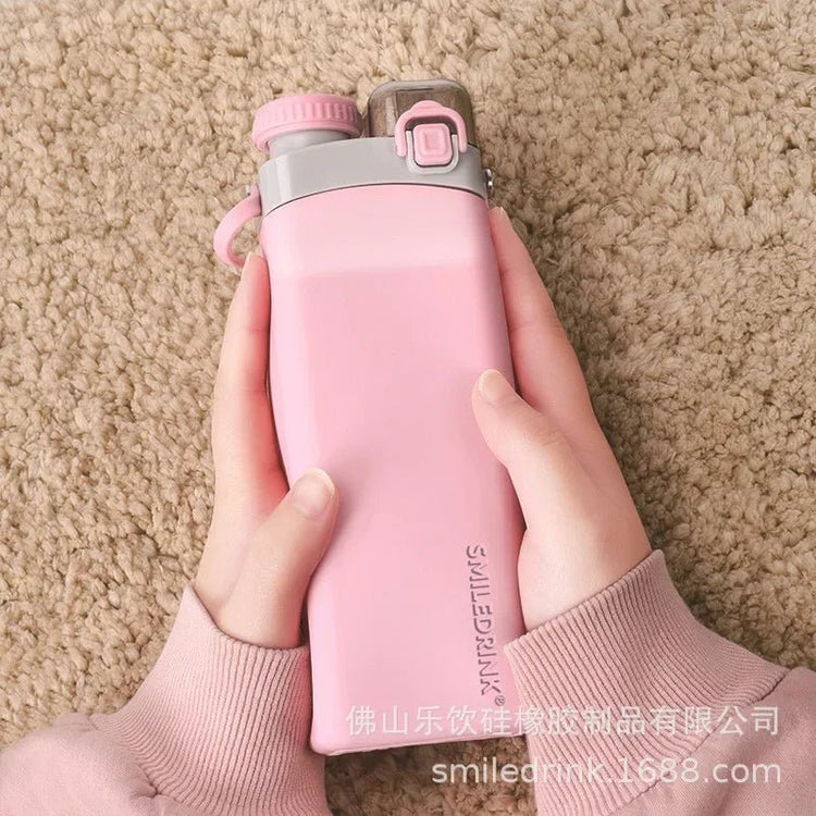 600ml Collapsible Sports Water Bottle Food - Grade Silicone Flip - Top Straw Cup with Handle for Outdoor Hiking Cycling Camping - Reboot Athletic Power – Santé, Sport et Récupération à domicile