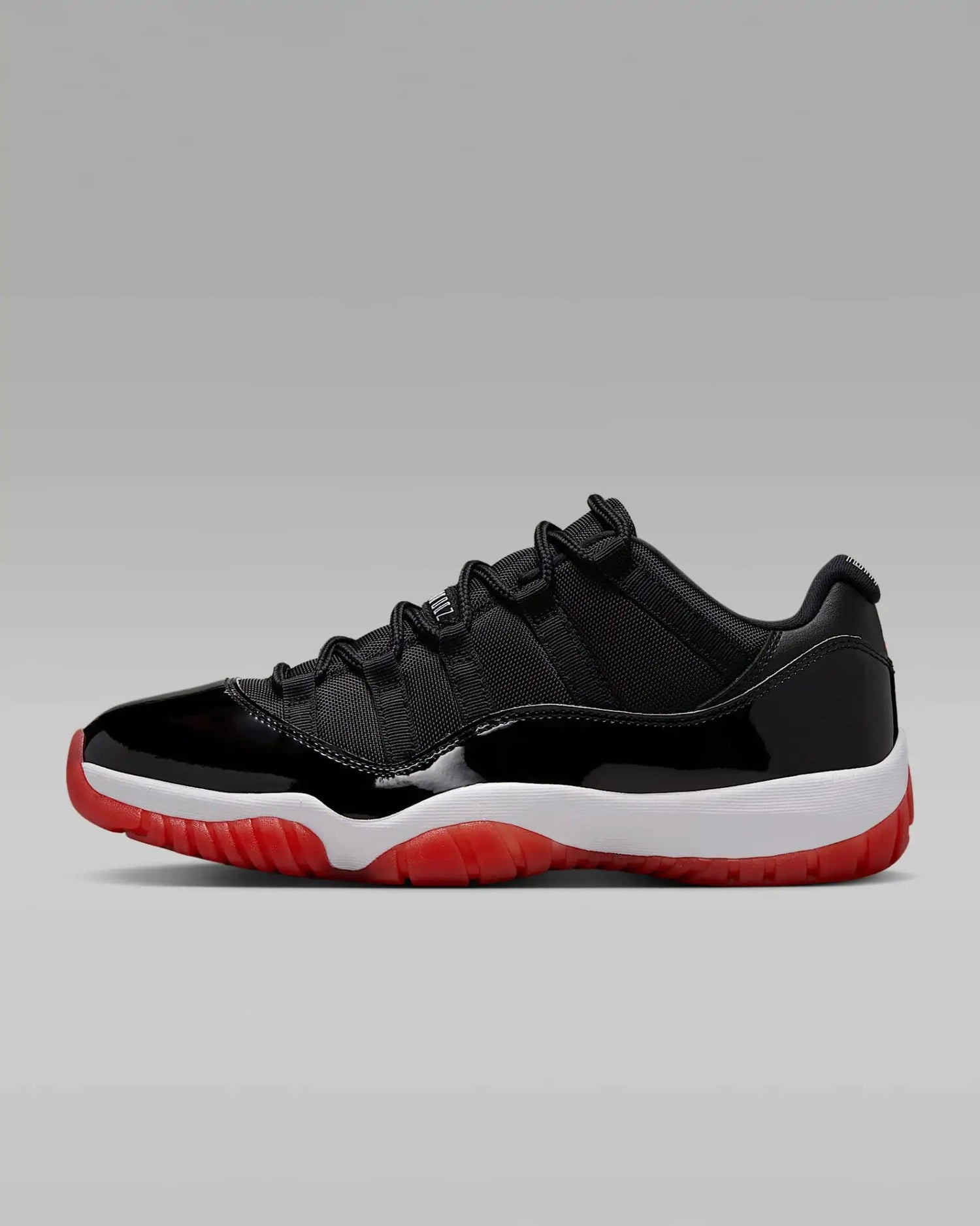 Jordan Air Jordan 11 Retro Low Bred, a comfortable and versatile basketball shoe FV5121 - 006 - Reboot Athletic Power – Santé, Sport et Récupération à domicile